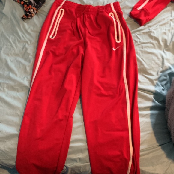 Red track suit for men. Size large. Never Worn - Picture 4 of 5